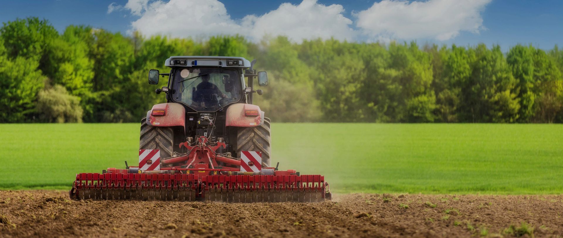 https://lycetts.factor3staging.co.uk/wp-content/uploads/2020/07/tractor-1.jpg